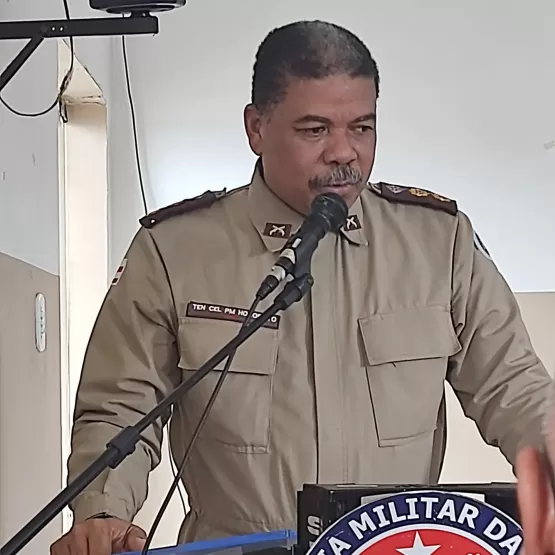 13º BEIC realiza cerimônia de Aposição de Luvas para os novos graduados  da PM