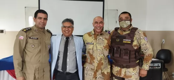 13º BEIC realiza cerimônia de Aposição de Luvas para os novos graduados  da PM
