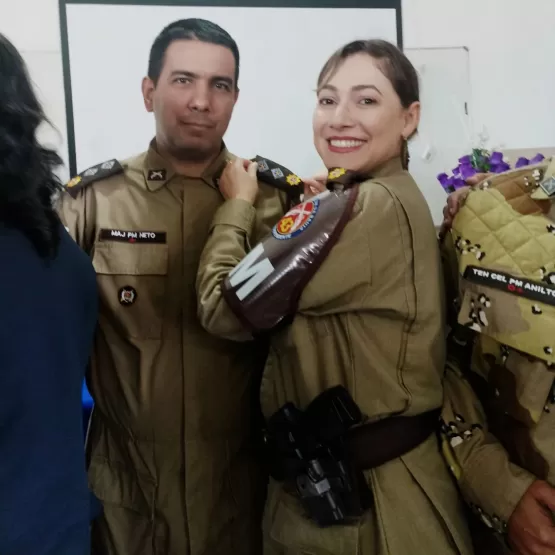 13º BEIC realiza cerimônia de Aposição de Luvas para os novos graduados  da PM