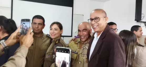 13º BEIC realiza cerimônia de Aposição de Luvas para os novos graduados  da PM