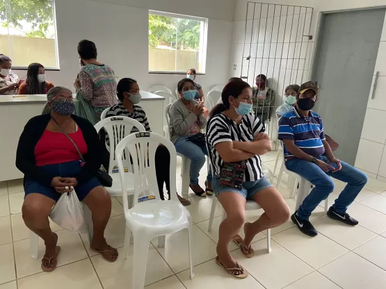 Prefeitura de Medeiros Neto entrega inúmeras próteses dentárias à população, na Campanha Medeiros Sorridente