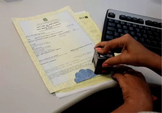 Nova lei permite a maiores de 18 anos alterar o nome direto em cartório