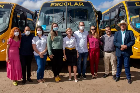 Prefeitura de Teixeira de Freitas realiza entrega de transporte escolar nesta quarta, 13