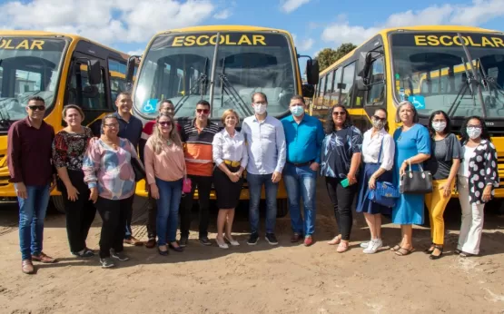 Prefeitura de Teixeira de Freitas realiza entrega de transporte escolar nesta quarta, 13