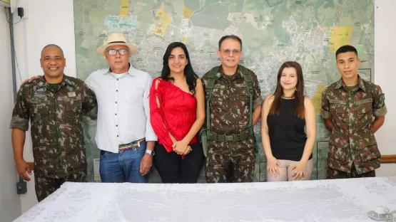 Teixeira de Freitas recebe representantes do Exército Brasileiro e é felicitado pelo número de alistados