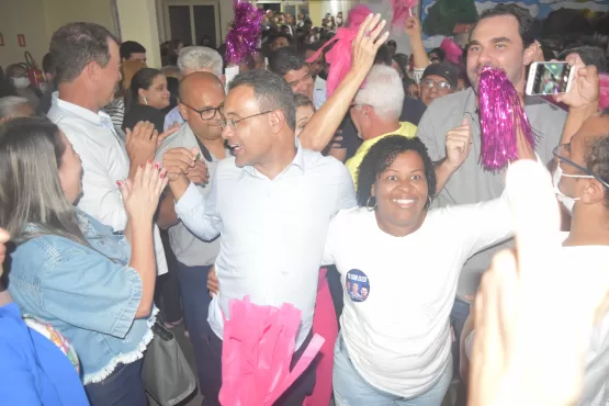 Prefeito Marcelo Angênica apresenta Adolfo Viana e Tiago Correia como seus pré candidatos a deputados 