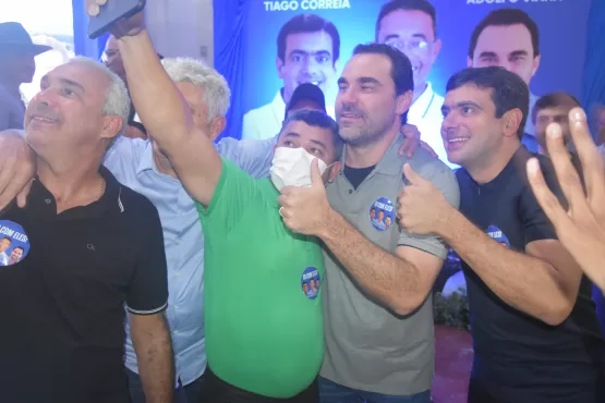 Prefeito Marcelo Angênica apresenta Adolfo Viana e Tiago Correia como seus pré candidatos a deputados 