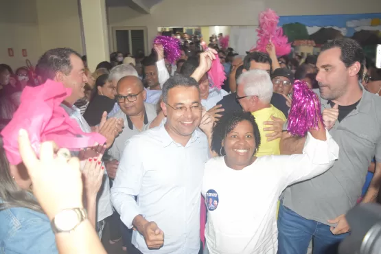 Prefeito Marcelo Angênica apresenta Adolfo Viana e Tiago Correia como seus pré candidatos a deputados 