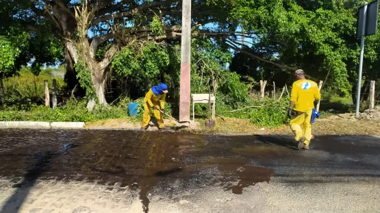 Avenida principal de Barra de Caravelas está sendo asfaltada