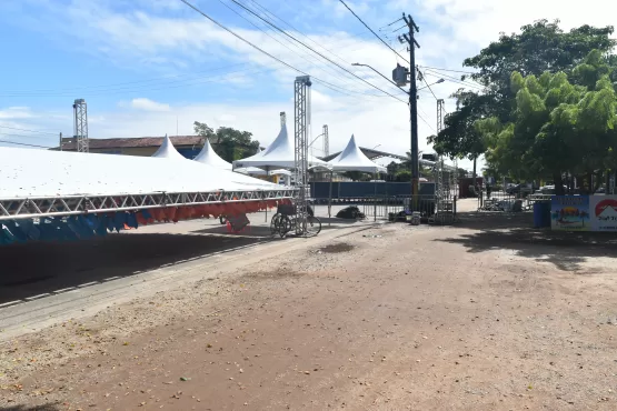 Desperta Nova Viçosa – Shows  Gospel com Renata Brum e Midian Lima abre as festividades do 13º Forró do Asfalto