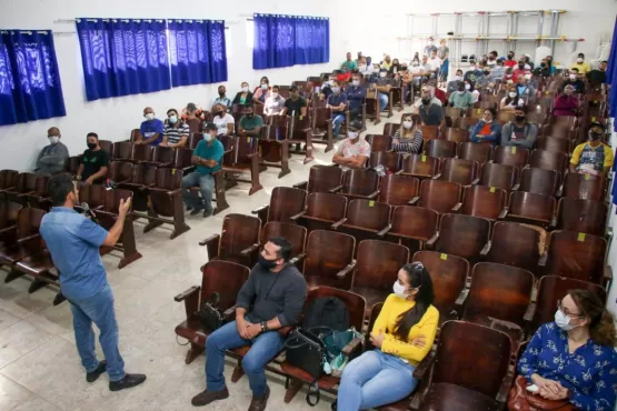 Prefeitura de Teixeira realiza formação com agentes de portaria e auxiliares de disciplina de instituições de ensino