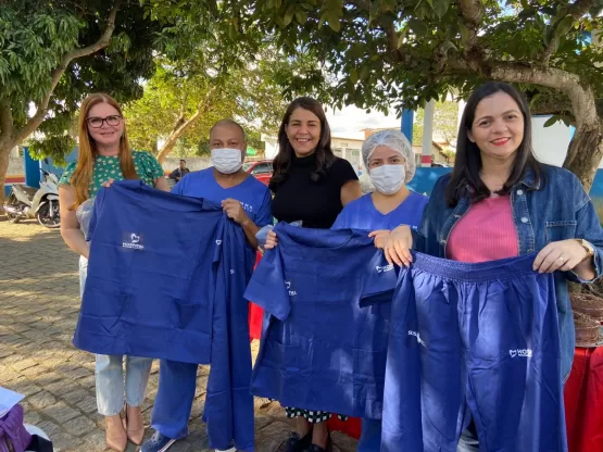 Hospital de Medeiros Neto recebe mais de um mil uniformes fruto da parceria entre Prefeitura Municipal, Usina Santa Maria e Corcovado