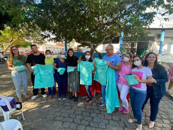 Hospital de Medeiros Neto recebe mais de um mil uniformes fruto da parceria entre Prefeitura Municipal, Usina Santa Maria e Corcovado