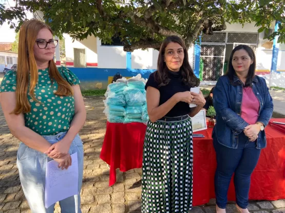 Hospital de Medeiros Neto recebe mais de um mil uniformes fruto da parceria entre Prefeitura Municipal, Usina Santa Maria e Corcovado