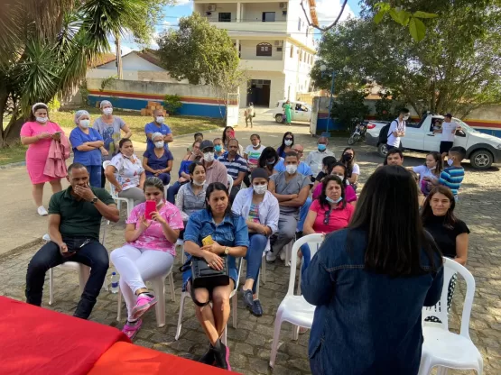 Hospital de Medeiros Neto recebe mais de um mil uniformes fruto da parceria entre Prefeitura Municipal, Usina Santa Maria e Corcovado