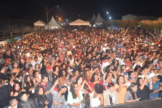 Show de Pablo consolida o aniversário de 60 anos de Lajedão como a maior festa do município