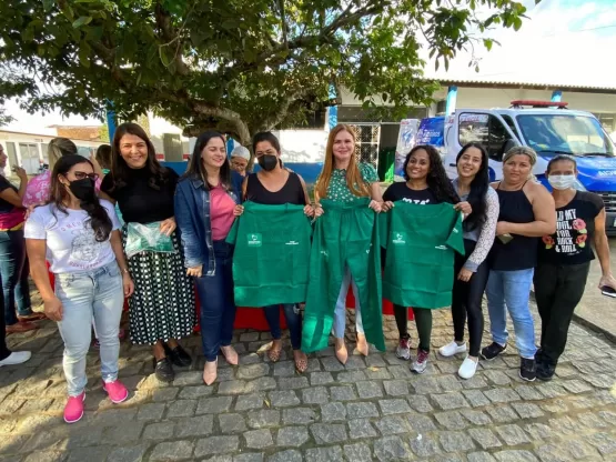 Hospital de Medeiros Neto recebe mais de um mil uniformes fruto da parceria entre Prefeitura Municipal, Usina Santa Maria e Corcovado