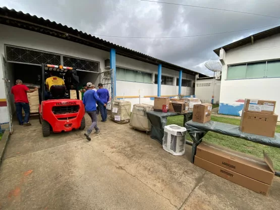 Deputado federal Uldurico Jr. destina mais de um milhão de reais em equipamentos para o Hospital Municipal de Medeiros Neto em parceria com o Governo do Estado