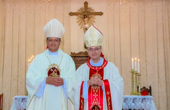 Prefeito Robertinho participa da celebração do Jubileu de Diamante da Diocese de Teixeira de Freitas/Caravelas