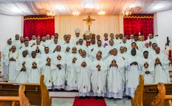 Prefeito Robertinho participa da celebração do Jubileu de Diamante da Diocese de Teixeira de Freitas/Caravelas