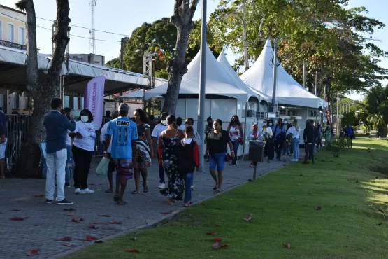 Caravelas sedia evento com serviços de saúde para todos os municípios do extremo sul