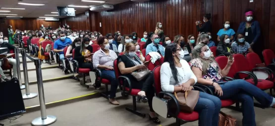 Prefeitura de Medeiros Neto participa do 3º Encontro de Formação Continuada com dirigentes e equipes técnicas municipais de Educação