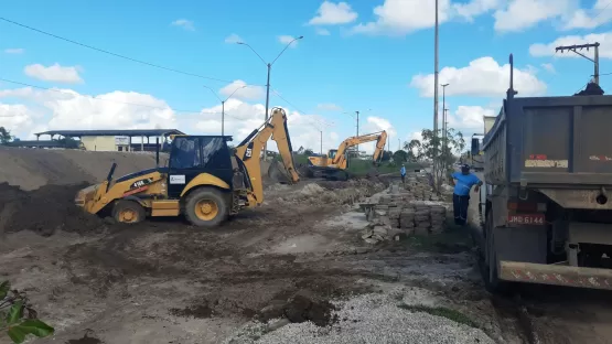 Obras de macrodrenagem avançam mais uma etapa no distrito de Itabatã