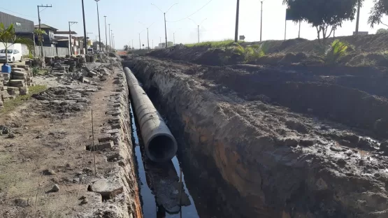 Obras de macrodrenagem avançam mais uma etapa no distrito de Itabatã