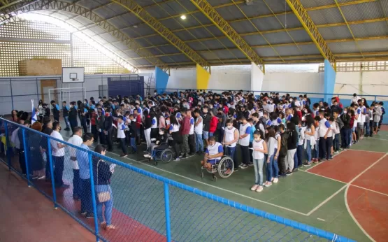 Mais uma edição do Prefeito na Escola acontece no bairro Vila Vargas, em Teixeira