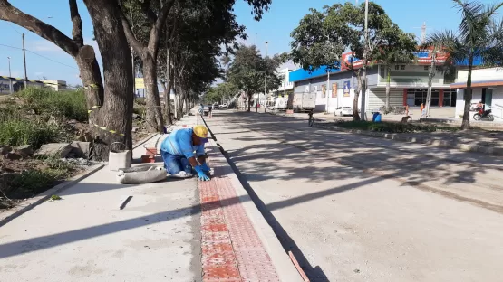 Prefeitura de Mucuri executa obras de requalificação e implanta calçadas com acessibilidade na Avenida ES em Itabatã