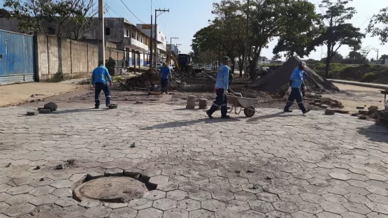 Prefeitura de Mucuri executa obras de requalificação e implanta calçadas com acessibilidade na Avenida ES em Itabatã