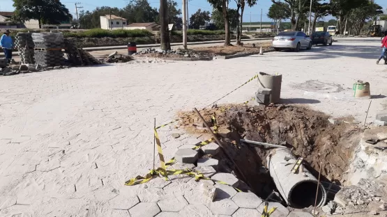 Prefeitura de Mucuri executa obras de requalificação e implanta calçadas com acessibilidade na Avenida ES em Itabatã