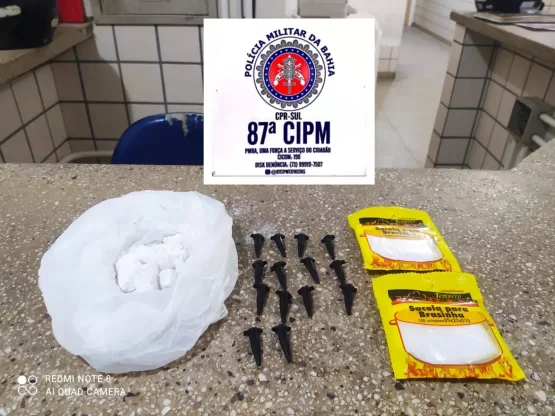 PM apreende cocaína e material para embalar droga em Teixeira de Freitas