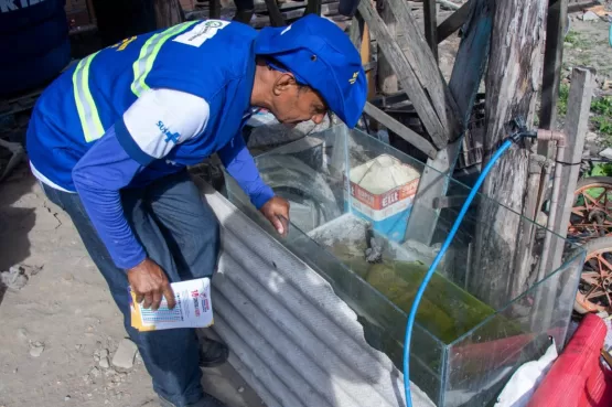 Prefeitura de Teixeira de Freitas faz mutirão contra a dengue no Castelinho