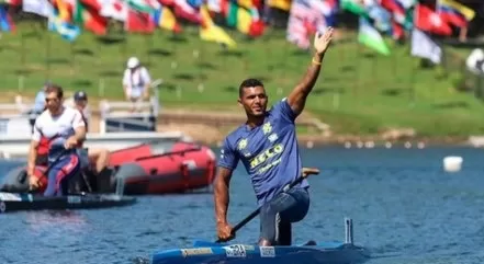 Isaquias Queiroz conquista medalha de prata no Mundial de Canoagem