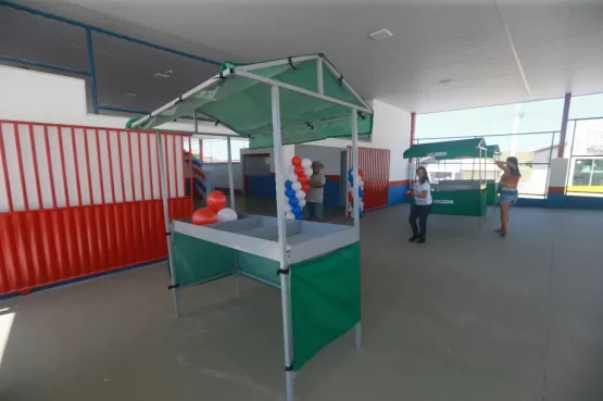 Prefeito Calixto recebe governador do estado e inaugura mercado municipal, em Ibirapuã