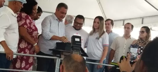 Prefeito Calixto recebe governador do estado e inaugura mercado municipal, em Ibirapuã