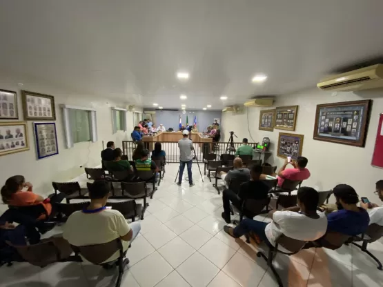 Prefeito Beto Pinto parabeniza vereador Pintão por reeleição na presidência da Câmara Municipal de Medeiros Neto