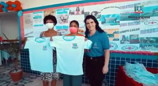 Prefeita Luciana Machado entrega mais de 16 mil uniformes para alunos da rede pública em Nova Viçosa