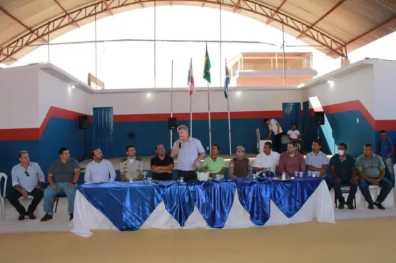 Prefeito Mildson entrega reconstrução da escola São Bernardo e anuncia asfalto para Ibirajá