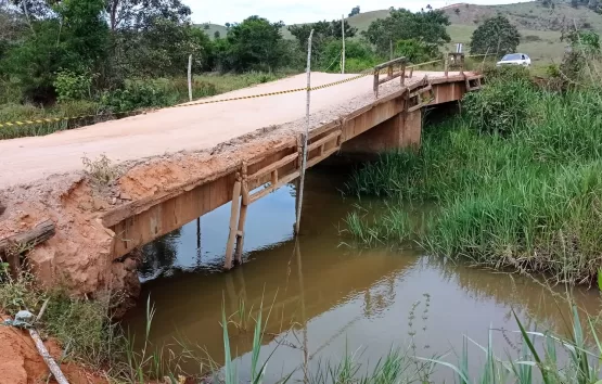 Prefeitura de Itamaraju realiza obras de recuperação de ponte no distrito de Pirajá