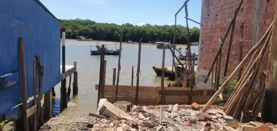   Prefeita Luciana se pronuncia sobre a derrubada do casebre que pertenceu a Franz Krajcebeg para construção do Pier de Nova Viçosa 