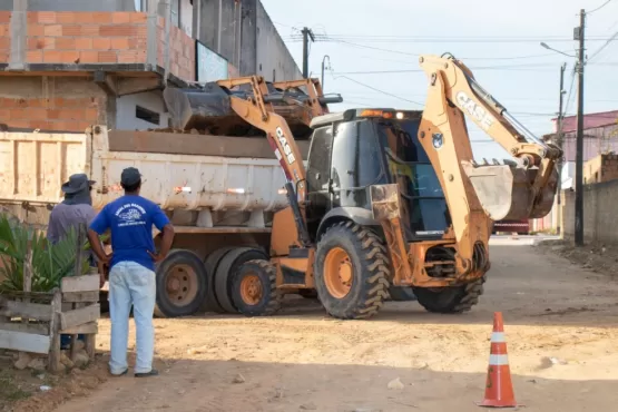 Prefeitura de Teixeira inicia pavimentação do Colina Verde