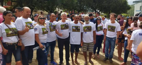Mildson Medeiros e Manrick Teixeira anunciam o inicio do asfalto ligando a BA 290 a Ibirajá e ao Sulzinho