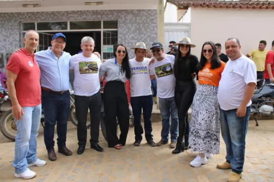 Mildson Medeiros e Manrick Teixeira anunciam o inicio do asfalto ligando a BA 290 a Ibirajá e ao Sulzinho