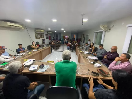 Prefeitura de Medeiros Neto anuncia gratuidade no transporte universitário