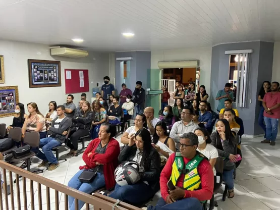 Prefeitura de Medeiros Neto anuncia gratuidade no transporte universitário
