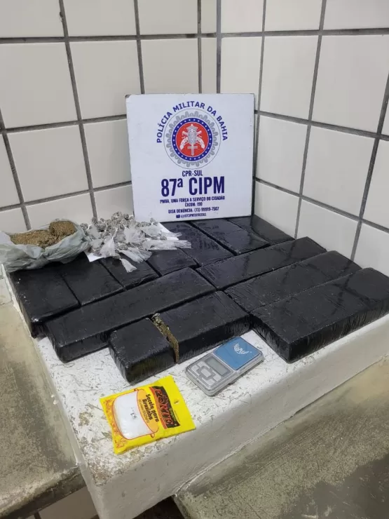 PM prende em flagrante suspeito com mais de 10 kg de droga em Teixeira de Freitas