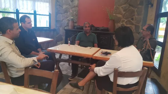 Prefeito Robertinho se reúne com Associação Comercial para fortalecer diálogo e parcerias para as festas do fim de ano em Mucuri