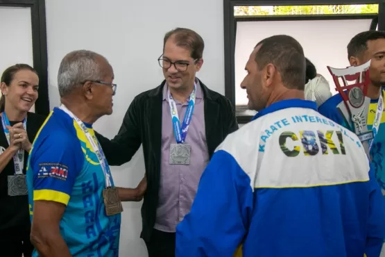 Equipe de karatê apoiada pela prefeitura consagra Teixeira de Freitas como vice-campeã em campeonato estadual